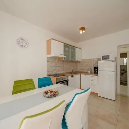Lili Apartament *